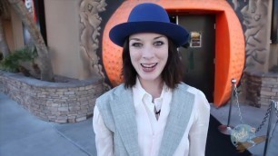 Stoya goes to Kiss Mini Putt