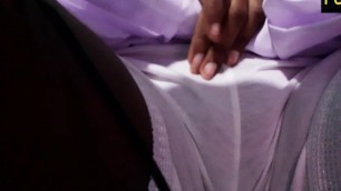 Sl School Girl Watch Porn ඉස්කුල් ඇරිල ඇවිත් ෆොන් එක අස්සෙන් ගහගෙන වැලක්