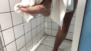 CLEANING MY MAN FEET IN THE SHOWER / MALE FEET