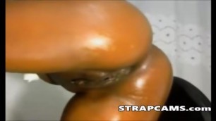 Horny Ebony Squirting And Masturbating On Webcam